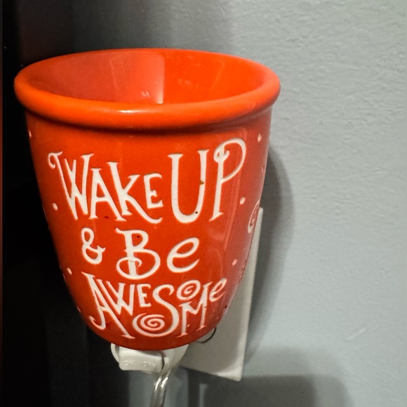 Scentsy Warmer Wake Up and Be Awesome Mini Warmer retired Nightlight - Picture 2 of 9